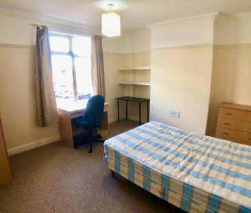 4 bedroom terraced house to rent - Photo 1