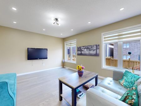 For Lease - 19 Camilleri Road, Ajax, Ontario - Photo 3