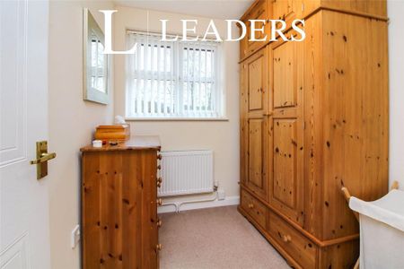 3 bedroom semi-detached house to rent - Photo 5