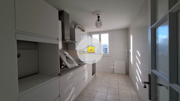 Location Appartement 4 pièces 70m² ST PRIEST 69800 - Photo 1