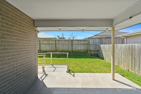 Modern Family Home! - Photo 2