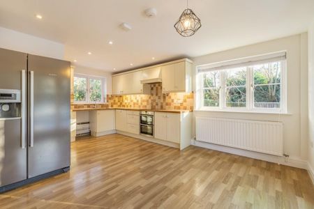 3 bedroom detached house to rent - Photo 5