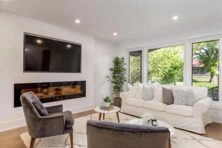 North York Furnished Main House Rental on Garthdale Court – Gorgeous 3 Bed 3 Bath with Private Yard and Pet Friendly - Photo 4