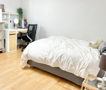 For Lease - 847 Ivanhoe Avenue Unit# 3, Britannia Heights - Queensw... - Photo 2