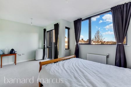 Cairns Avenue, LONDON - Photo 5