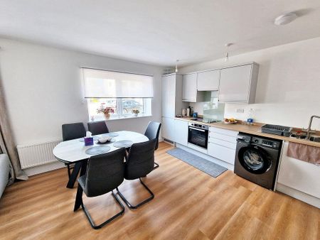 2 bedroom flat to rent - Photo 4