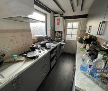 3 bedroom semi-detached house to rent - Photo 6