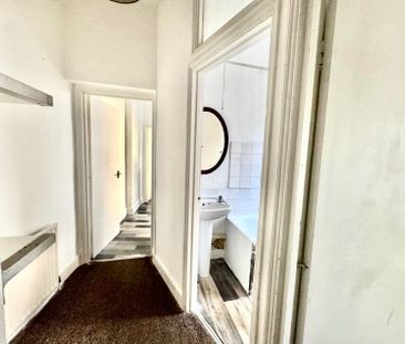 Stoke Newington High Street, London - Photo 5