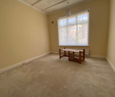 West Road, Hedge End, Southampton - Photo 4