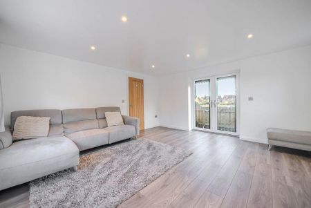 3 bedroom detached house to rent - Photo 3