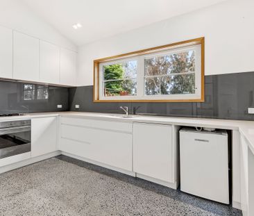 34 The Esplanade, Narrabeen NSW 2101 - House For Rent | Domain - Photo 1