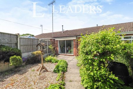 2 bedroom bungalow to rent - Photo 2