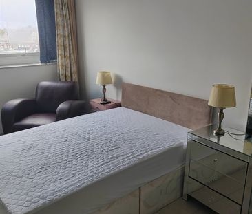 3 Bed Flat, Bursall Croft, LS12 - Photo 2