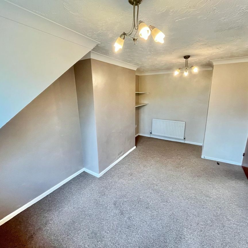 Roseville Close, Norwich - Photo 1