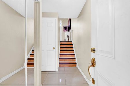 For Lease - 25 Briar Path, Brampton, Ontario - Photo 2