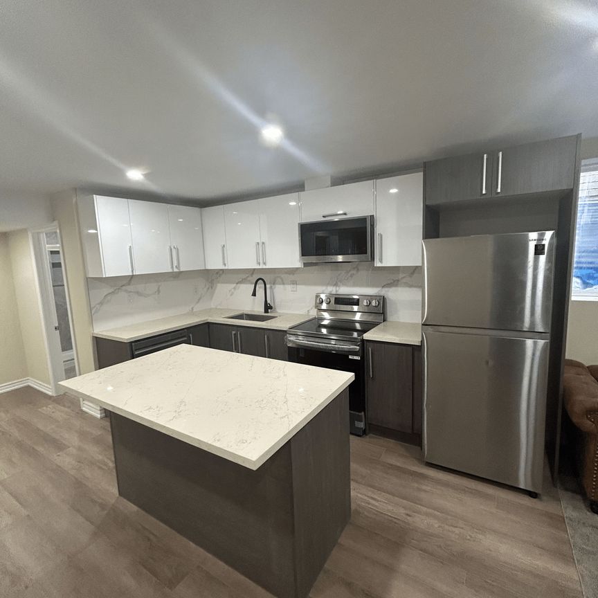 For Lease - 47 MULGRAVE Street, Whitby, Ontario - Photo 1