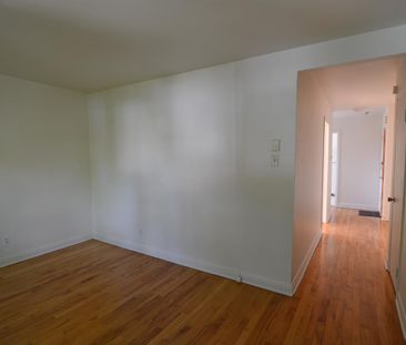 Montréal – Ahuntsic – Appartement 3 1/2 à louer sur la promenade Fl... - Photo 3
