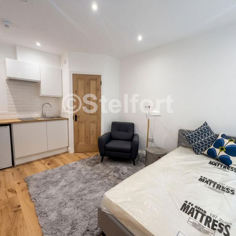 Studio to rent - Photo 1