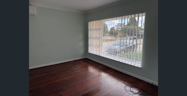 Charming, Comfortable And Convenient - Photo 1