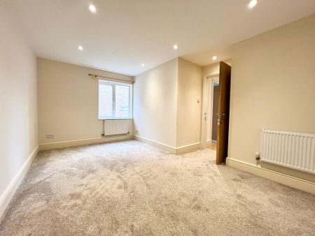 3 bedroom apartment to rent - Photo 2