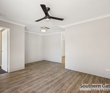 COSY FAMILY HOME IN CONVENIENT LOCATION - Photo 2