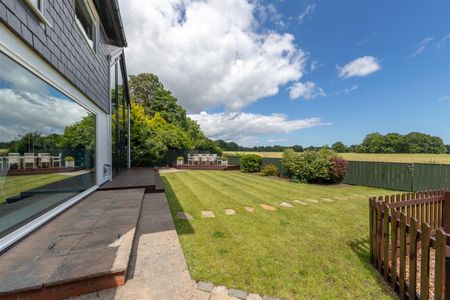 5 bed detached house to rent in Main Road, Woolsington Newcastle Upon Tyne, NE13 - Photo 5