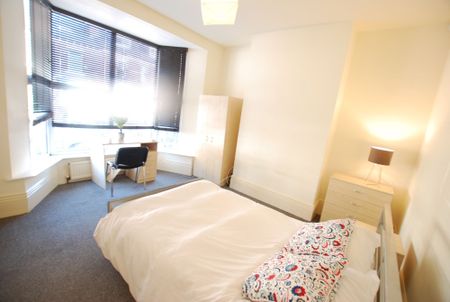 4 bedroom terraced house to rent - Photo 3