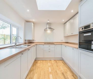 3 bedroom end of terrace house to rent - Photo 6