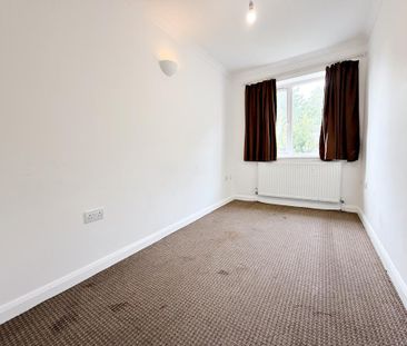 4 bedroom semi-detached house to rent - Photo 3