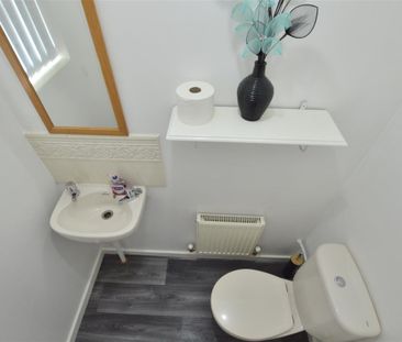 3 bedroom house - semi-detached to rent - Photo 1
