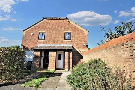 Westfield, Aylesbury, HP21 - Photo 5