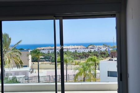 3 Bedroom Apartment For Rent in Cancelada, Málaga - Foto 3