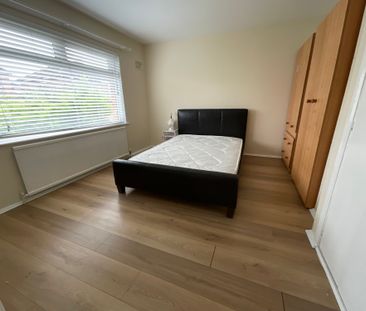 18 Erinvale Drive, Belfast, BT10 0GE - Photo 3