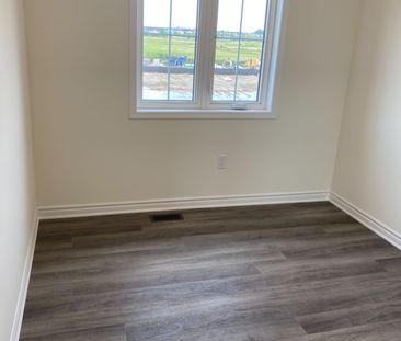 For Lease - 899 Ash Gate, Milton, Ontario - Photo 4