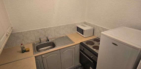 Woodsley Road, Leeds, LS3 1DU - Photo 2