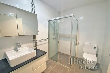 Modern 4 bedroom Duplex - Photo 4