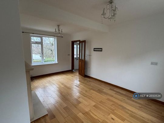 3 bedroom semi-detached house to rent - Photo 1