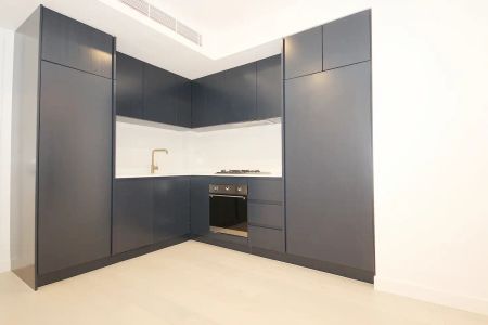 “Quiet Garden-Facing One Bedroom Apartment” - Photo 3