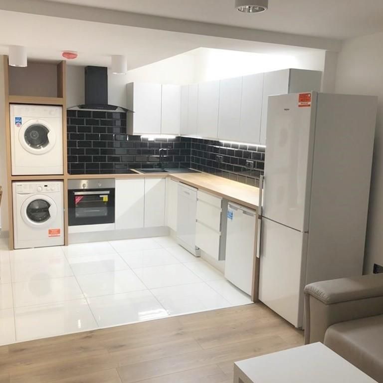 5 bedroom terraced house to rent - Photo 1