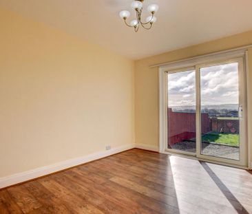 5 bedroom semi-detached house to rent - Photo 2