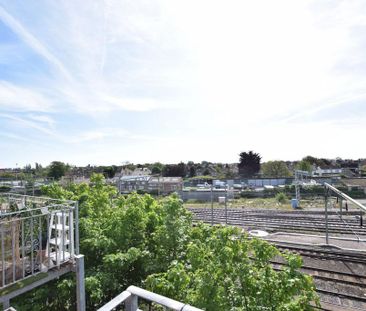 2 bedroom ground floor flat to rent - Photo 3