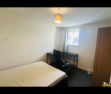 3 Bed Flat, Heron Street, M15 - Photo 6