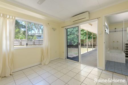 3 BEDROOM : 2 BATHROOM : FULLY-FURNISHED : CLOSE TO BEACH - Photo 3