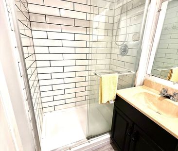 For Lease - 16 Eastman Crescent, Newmarket, Ontario - Photo 5