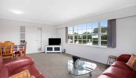 Fully Furnished 4 Bedroom House in Remuera - Photo 4