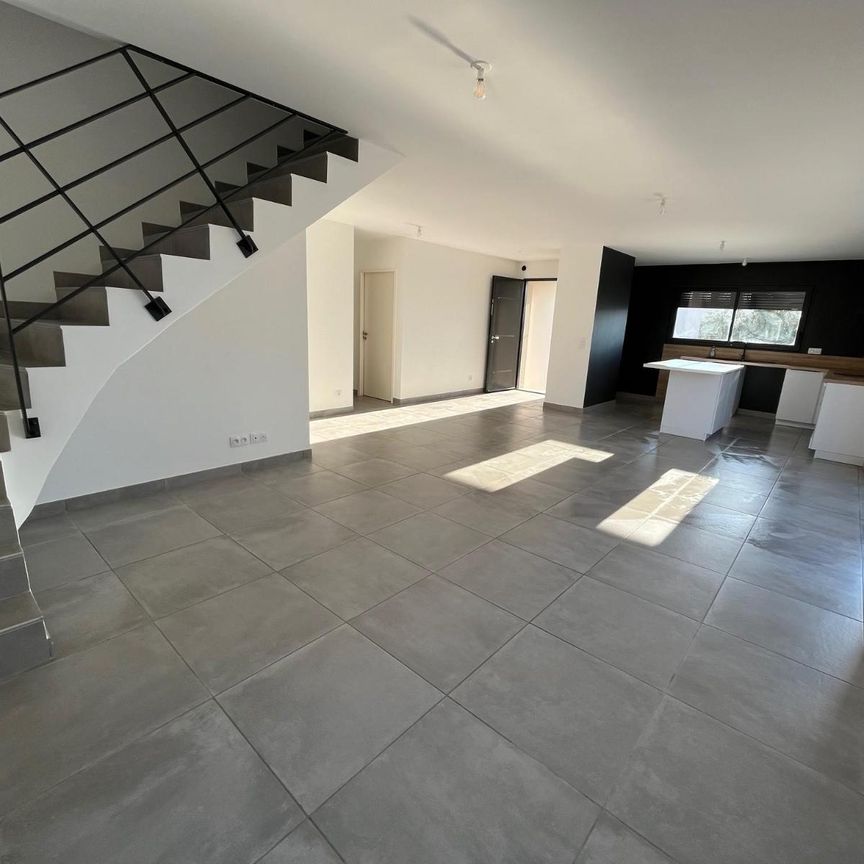 Maison 4 pièces à louer à PONTEILLA - Photo 1