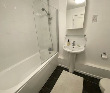 A well-presented 2 double bedroom, 2 bathroom 1st floor apartment i... - Photo 6