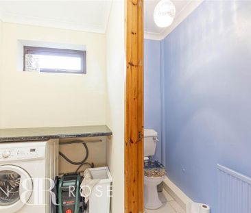 4 bedroom detached house to rent - Photo 2