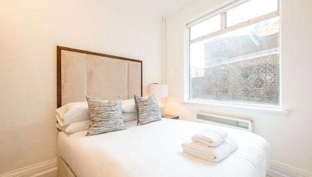 2 bedroom conversion flat with 1 reception and 1 bathroom in Park Road, NW8 - Photo 5