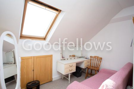 4 bedroom semi-detached house to rent - Photo 5